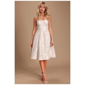 Lulus Give it a Twirl White Lace Strapless Midi Dress size small NEW NWT